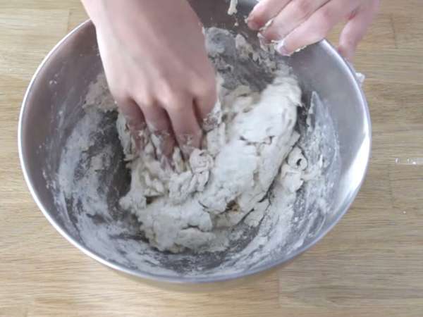 Vlažna pica Margherita - Priprava korak 1