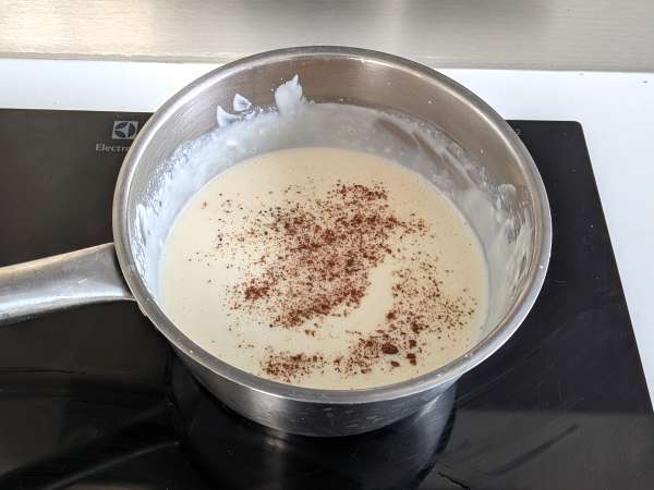 Lososova lazanja z burrato in kremnimi, hrustljavimi pistacijami - Priprava korak 4