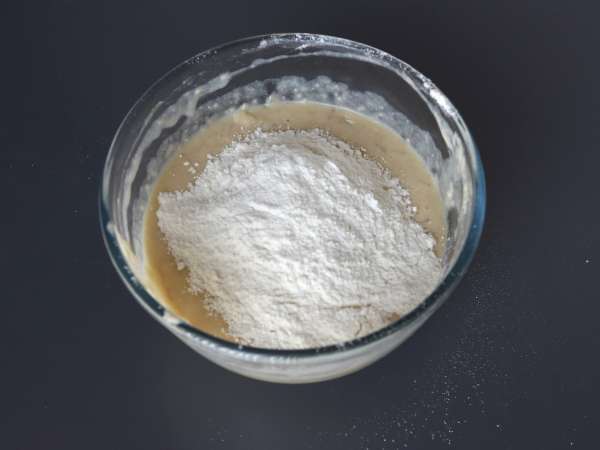 Ekstra gurmanski mafini z bananami in čokoladnimi koščki - Priprava korak 4