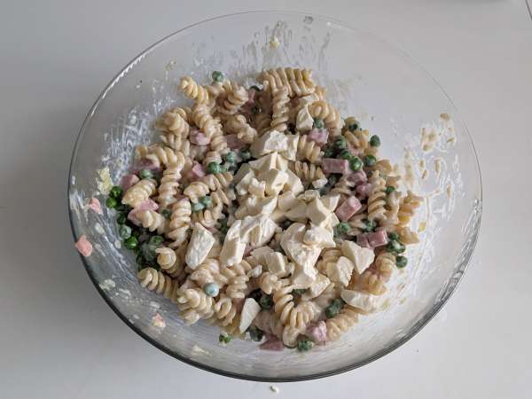 Kremno pečene testenine z grahom in šunko au gratin - Priprava korak 9