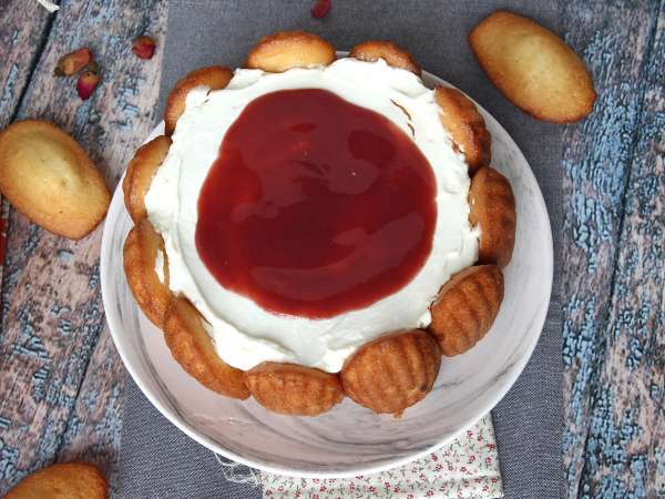 Charlotte iz rdečega sadja z madeleines - Priprava korak 9