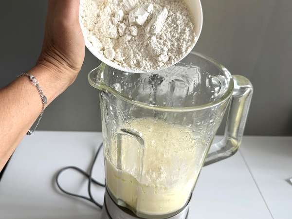 Torta s sardinami: preprost, vlažen in okusen recept - Priprava korak 5