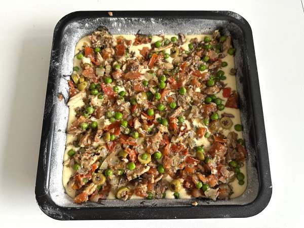 Torta s sardinami: preprost, vlažen in okusen recept - Priprava korak 8