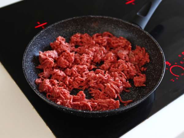 Tortilje, pečene v pečici, s quesadillami in začinjenim govejim nadevom - Priprava korak 1