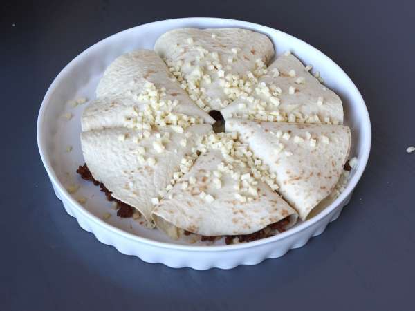 Tortilje, pečene v pečici, s quesadillami in začinjenim govejim nadevom - Priprava korak 5