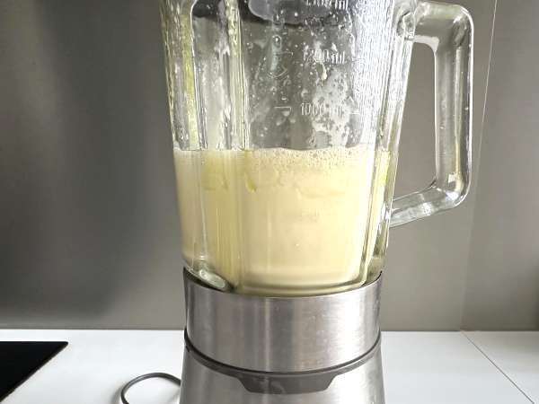 Slano testo za torto v mešalniku: hitro, enostavno in izjemno vlažno - Priprava korak 3