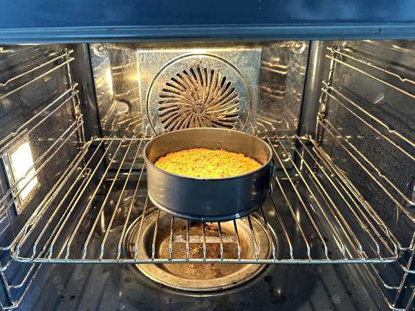 Izjemno vlažna torta iz pistacij, limete in bučk - Priprava korak 8