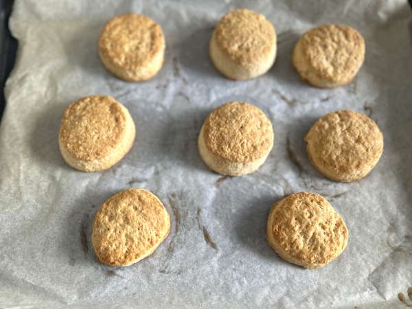 Jagodni kolač, ameriški kolač z jagodno kremo, ki nikoli ne propade. - Priprava korak 6