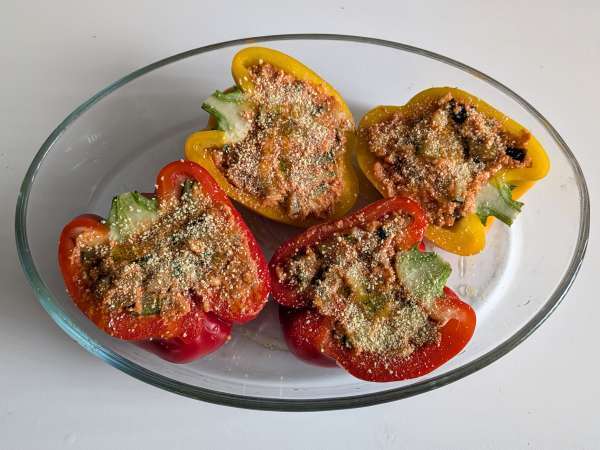Pečene vegetarijanske polnjene paprike: enostaven in okusen recept z zelenjavo in sirom mocarela - Priprava korak 7