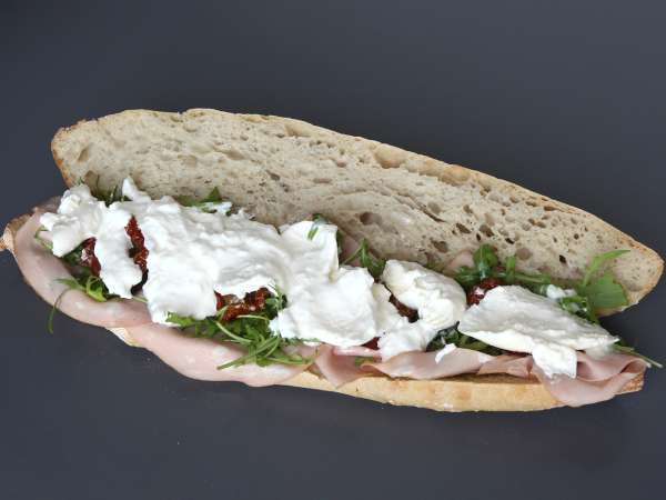 Gourmet italijanski sendvič z mortadelo in sirom burrata - Priprava korak 5