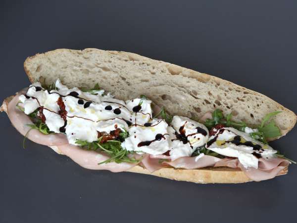 Gourmet italijanski sendvič z mortadelo in sirom burrata - Priprava korak 6