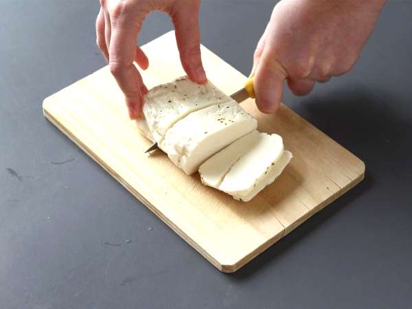 Solata iz rdeče pese z žarjenim halloumi - Priprava korak 4