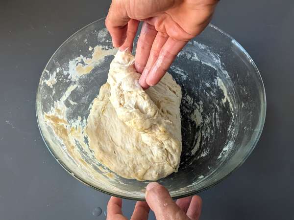 Debela in mehka focaccia s češnjevimi paradižniki, olivami in origanom - Priprava korak 6