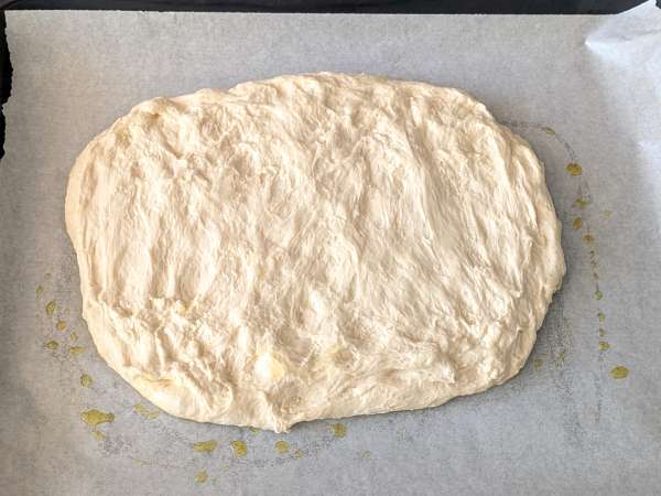 Kmečka focaccia s čebulo in rožmarinom - Priprava korak 8