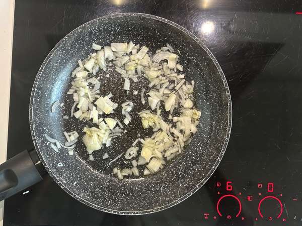 Gratin iz buče butternut v Air Fryerju po vzoru gratina dauphinois - Priprava korak 1