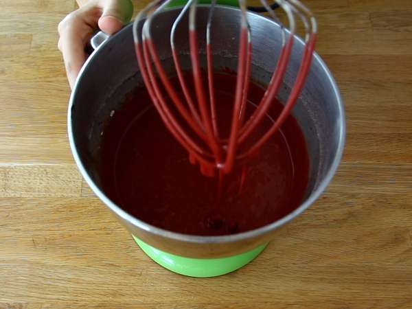Torta »Red Velvet« posebej za noč čarovnic! - Priprava korak 4