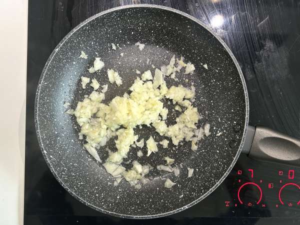 Vegetarijansko polnjeno zelje z gobami, rižem in misom - Priprava korak 3