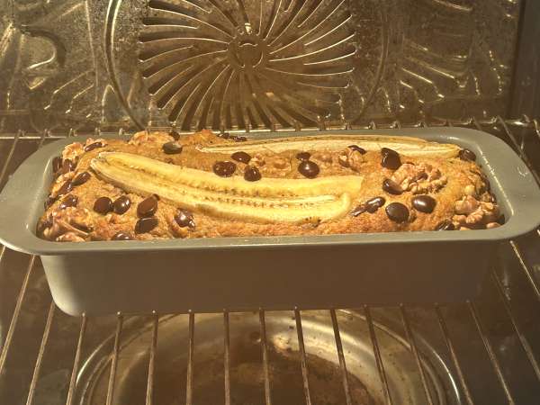 Bananin kruh z misom, orehi in čokolado – izjemno slasten in po naravi veganski! - Priprava korak 9