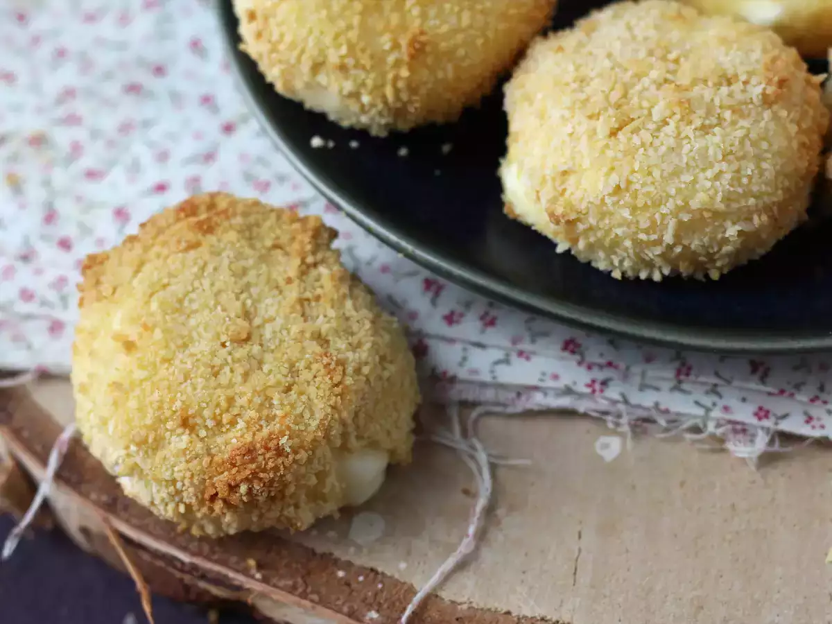 Air fryer breaded babybels - fotografija 2