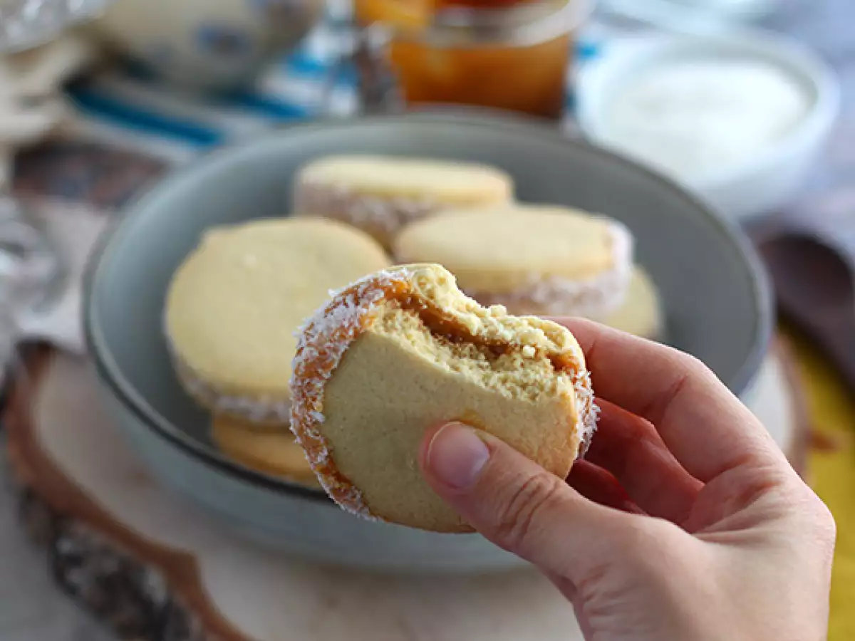 Alfajores - argentinski kruhki z mlečno marmelado in kokosom - fotografija 2