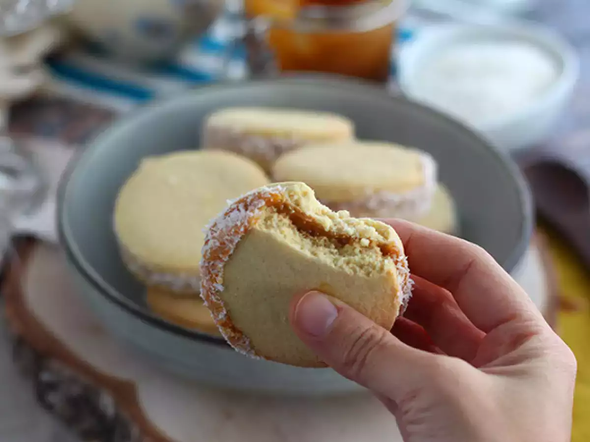Alfajores – argentinski piškoti z mlečnim karamelom in kokosom - fotografija 2