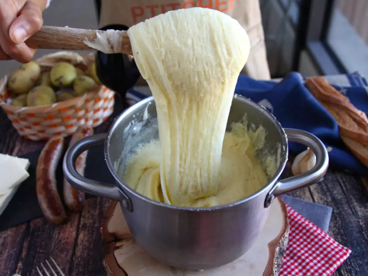 Aligot s klobasami - fotografija 6