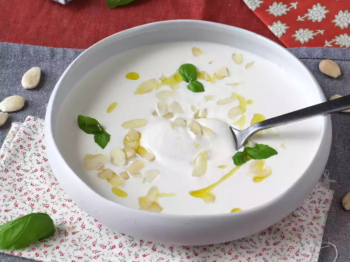 Andaluzijski Ajoblanco: hladna juha, ki si jo poleti vedno želite - fotografija 4