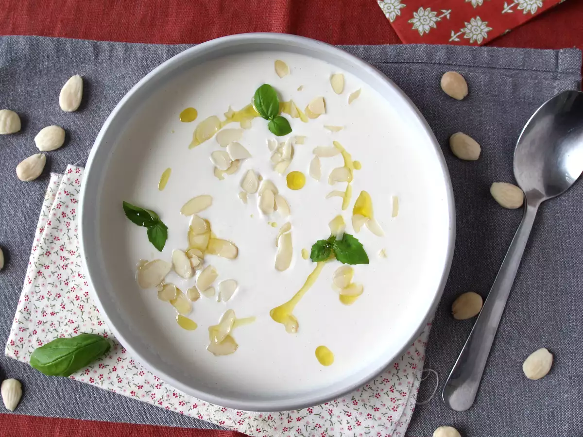 Andaluzijski Ajoblanco: hladna juha, ki si jo poleti vedno želite - fotografija 5