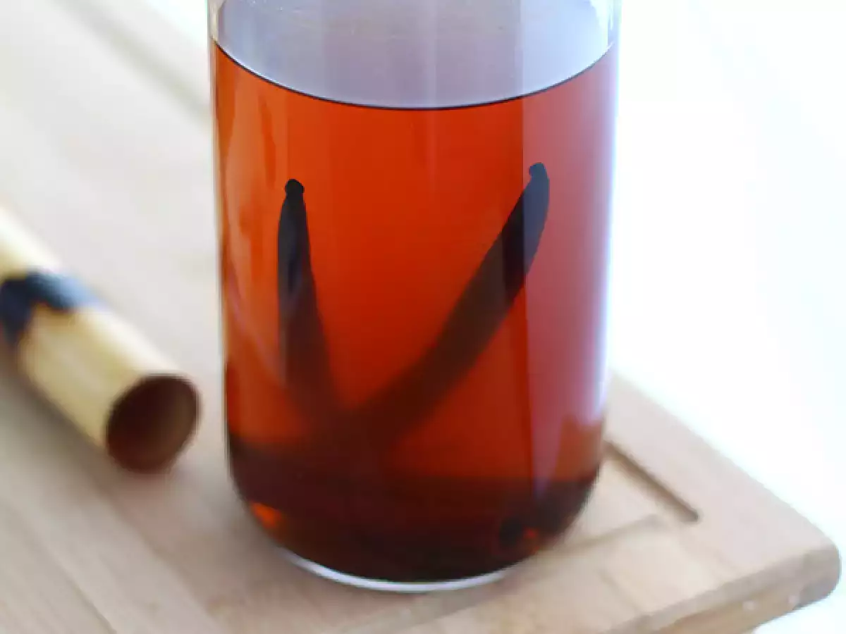 Aromatiziran rum z vaniljo in cimetom - fotografija 3