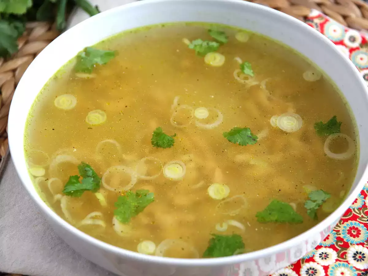 Azijska piščančja juha, izjemno okusna in tolažilna - fotografija 2