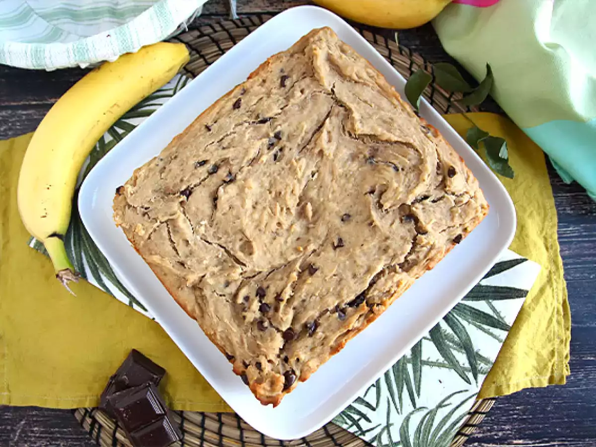 Bananin kolač s čokoladnimi koščki – veganski in brez glutena - fotografija 3