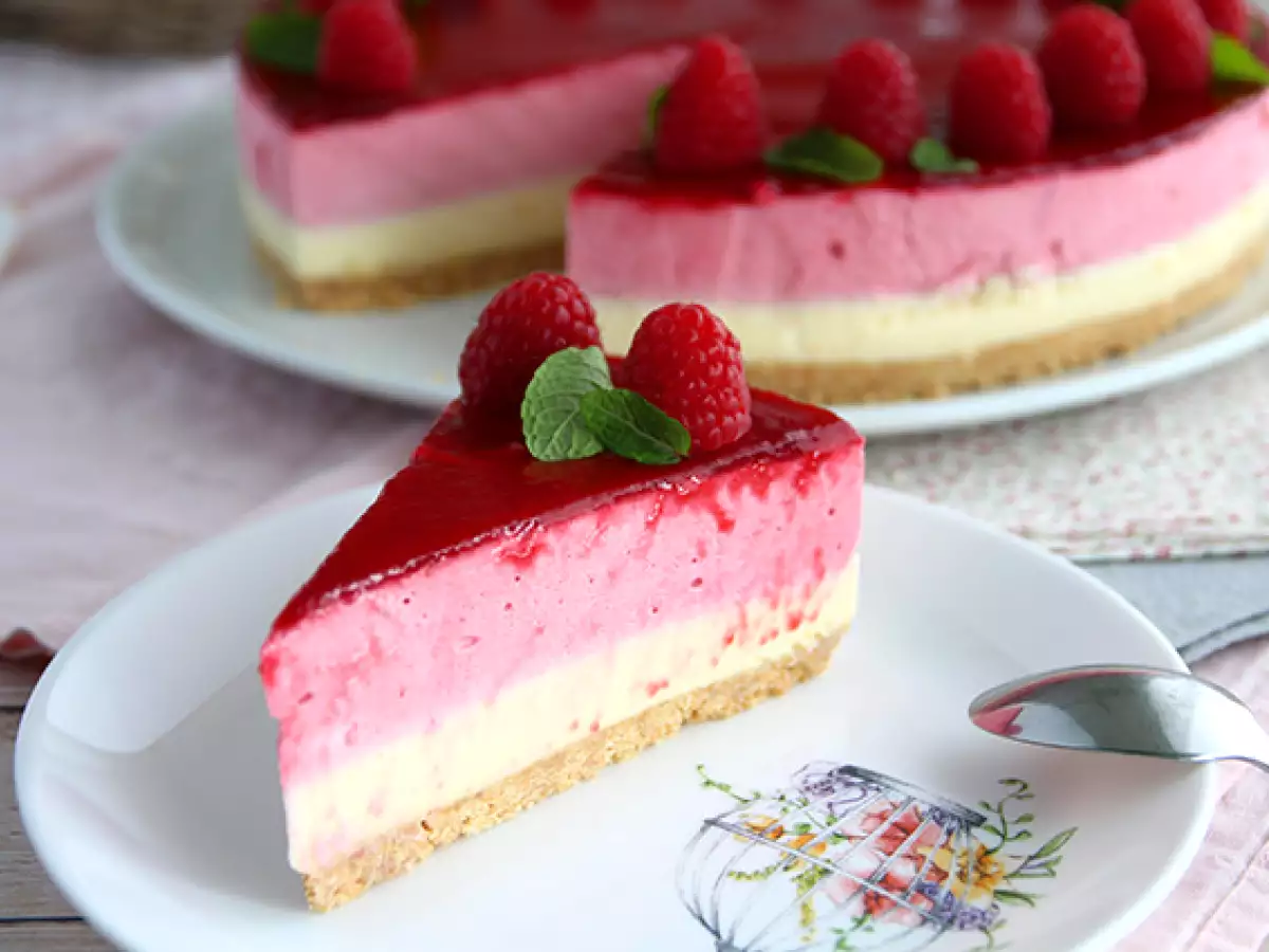 Bavarska torta z malinami in belo čokolado – recept po korakih z videom - fotografija 2