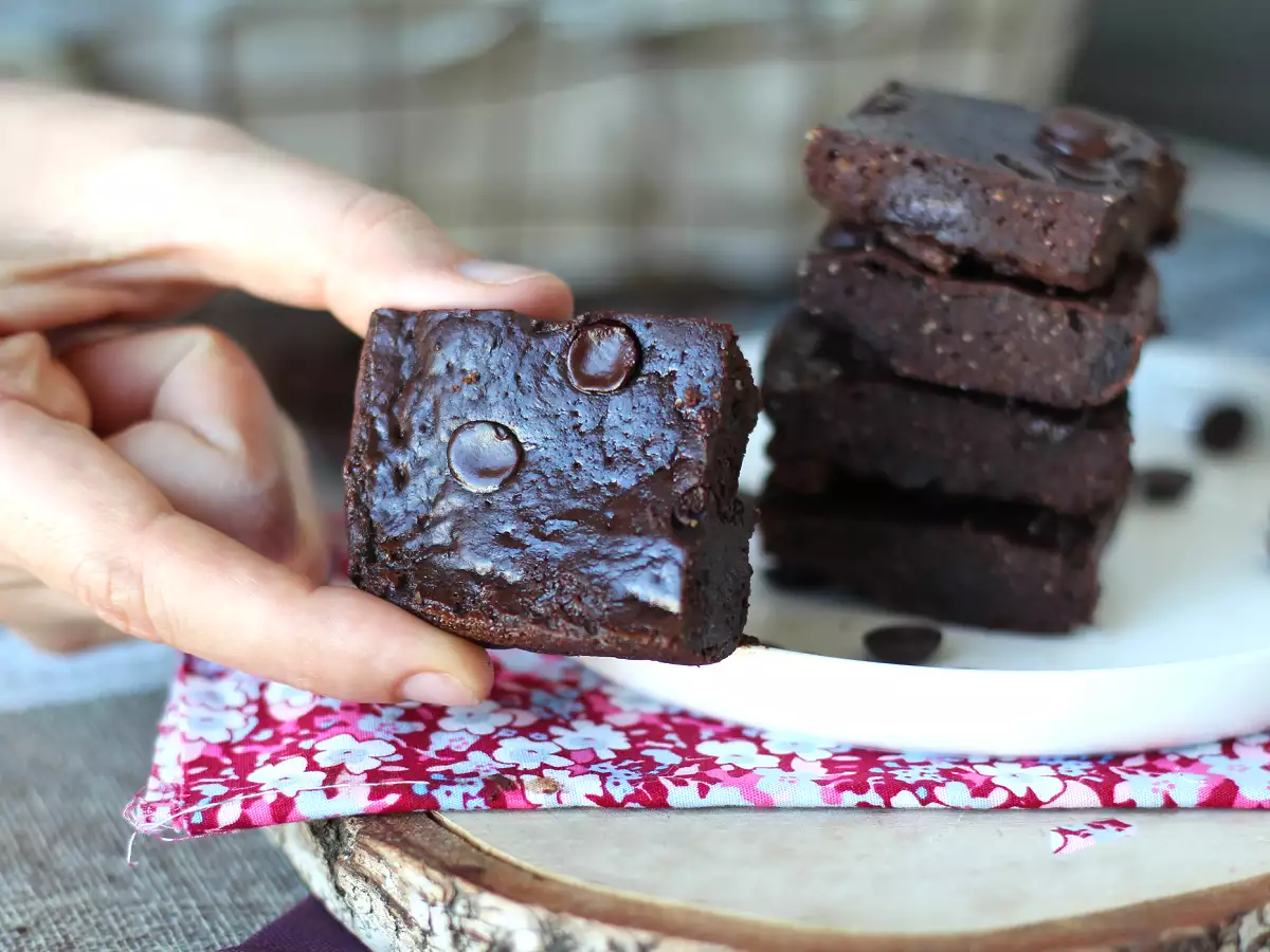 Beljakovinski brownie s sirotko, naravno brez glutena - fotografija 7