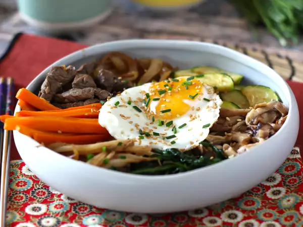 Recept Bibimbap, tradicionalna korejska jed