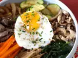 Bibimbap, tradicionalna korejska jed, fotografija 2
