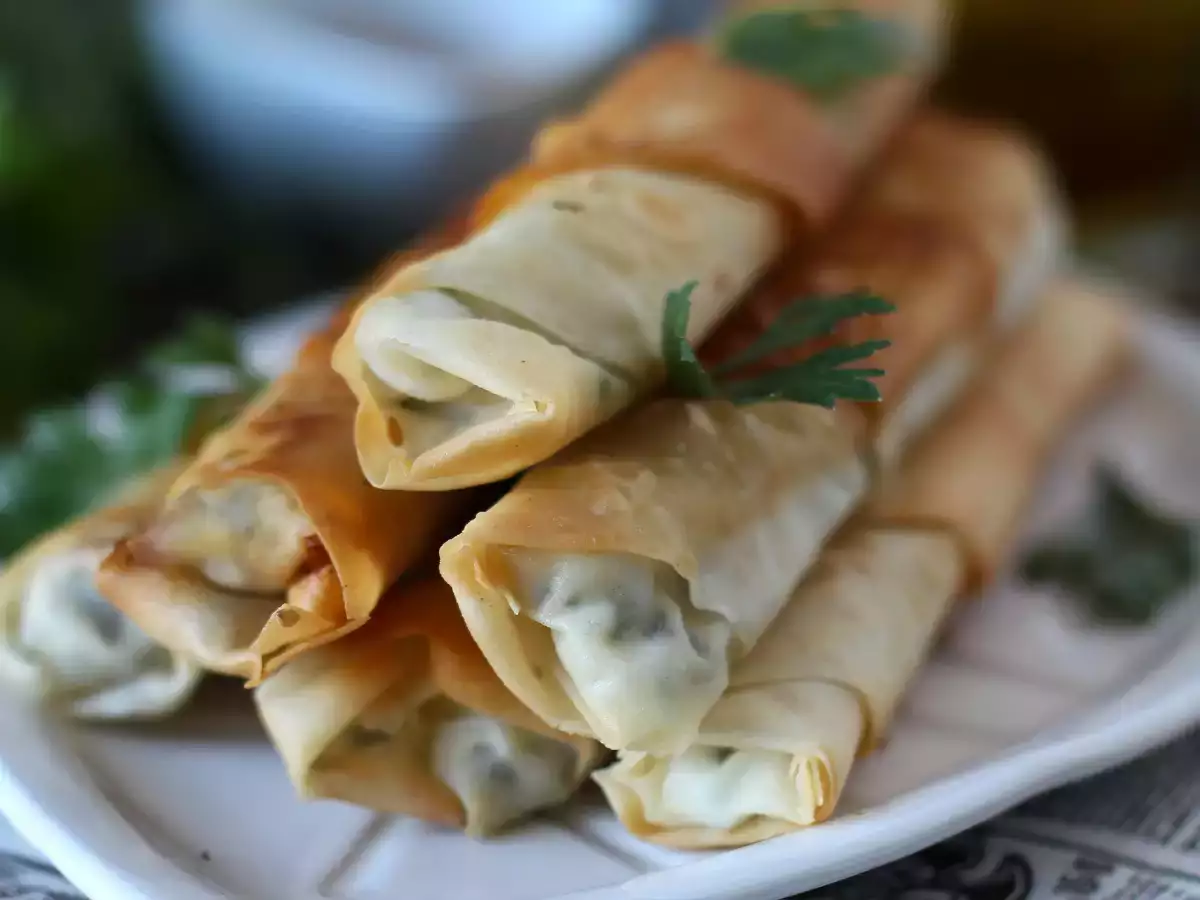 Börek z ovčjim sirom in peteršiljem - fotografija 2