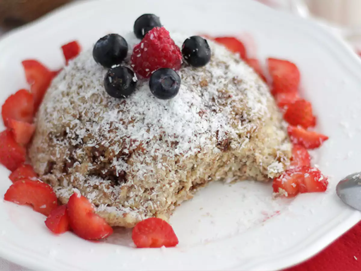 Bowl cake z banano in kokosom – brez laktoze in glutena - fotografija 2