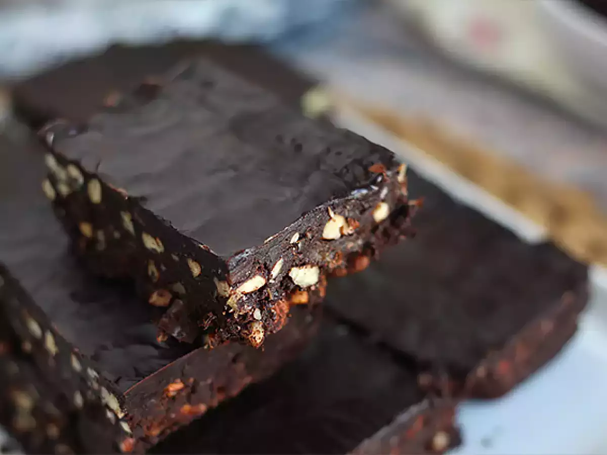 Brawnie - Brownie iz surovih datljev - fotografija 2