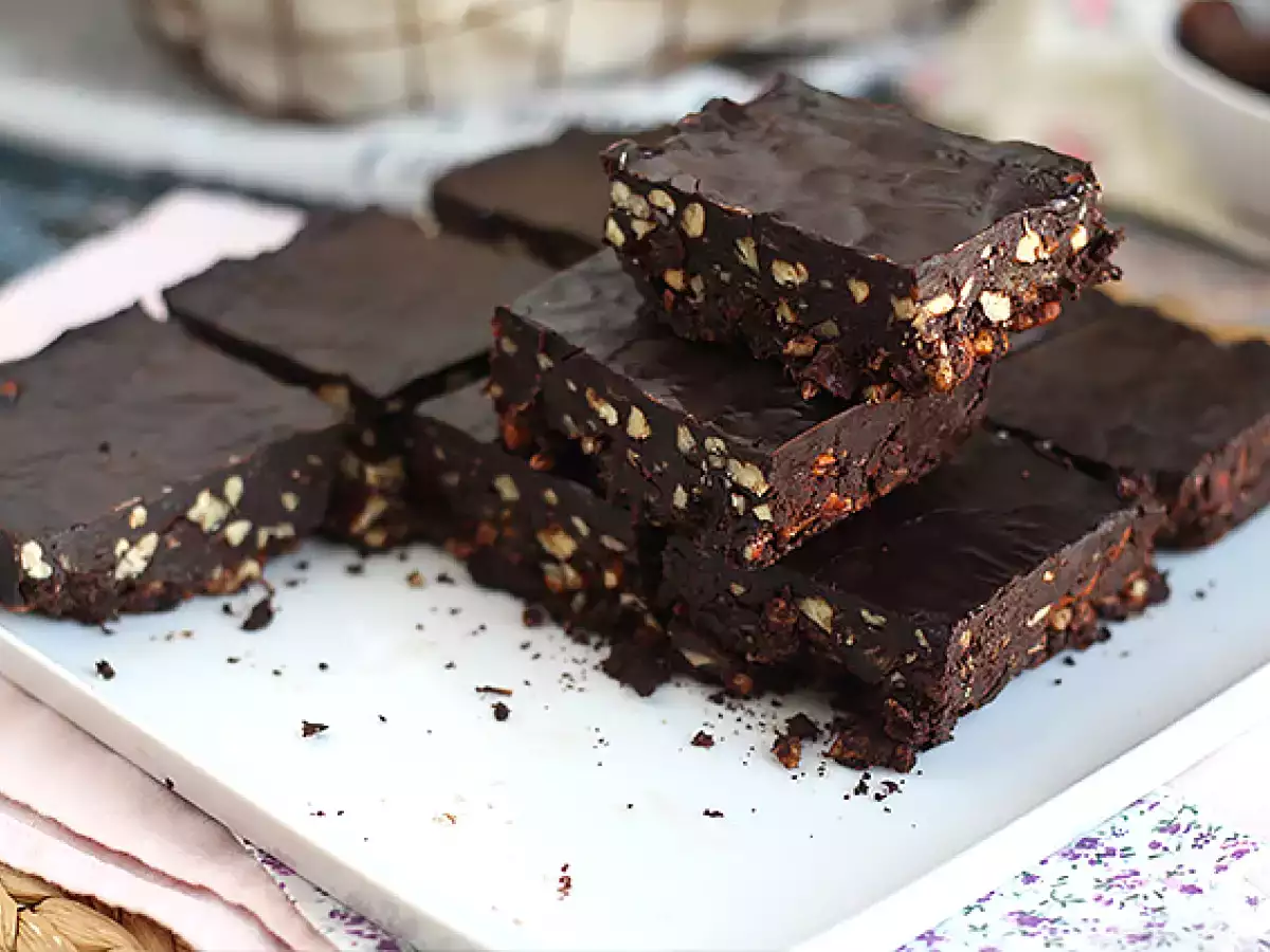 Brawnie - Brownie iz surovih datljev - fotografija 4