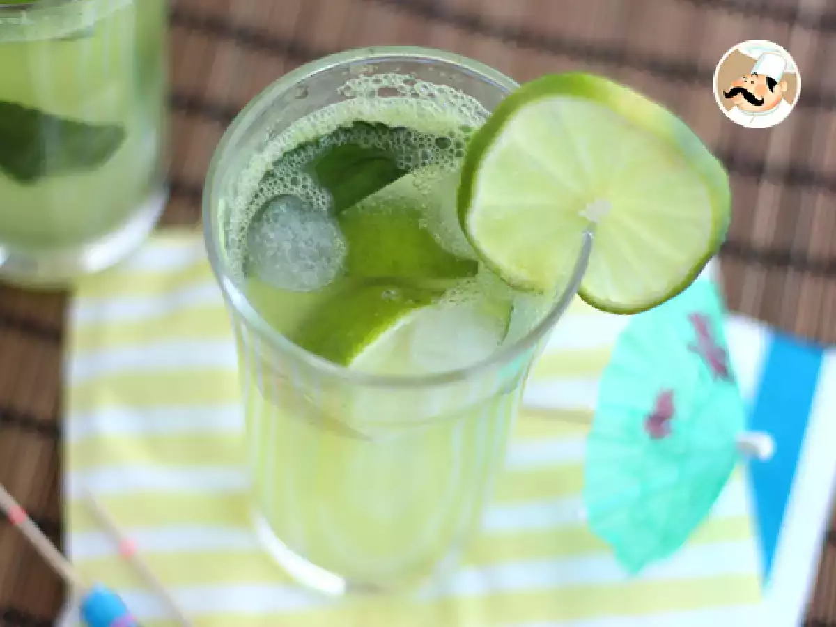 Brezalkoholni mojito s kumaro - fotografija 2