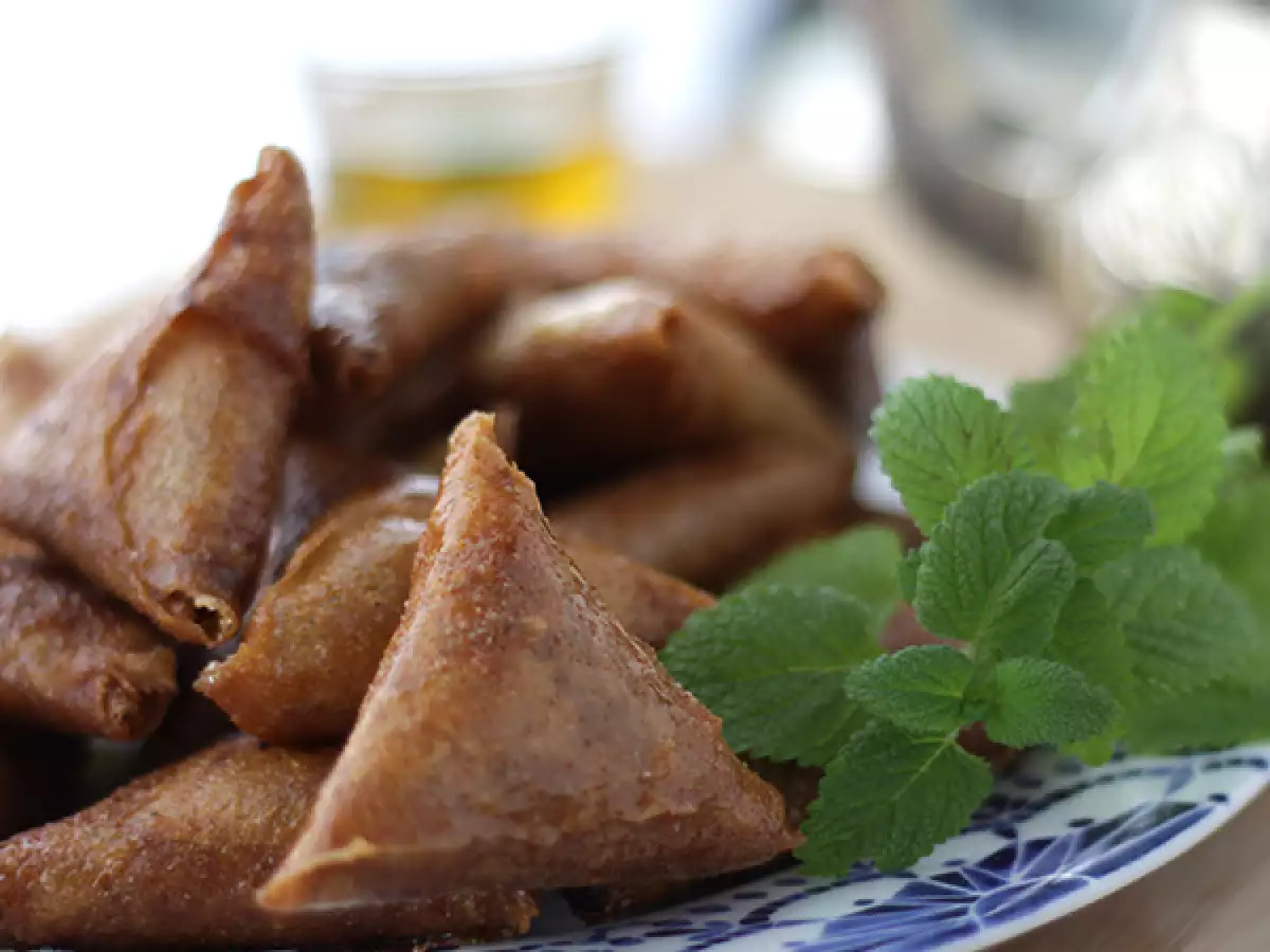 Briouats z mandlji, majhno orientalsko pecivo - fotografija 3