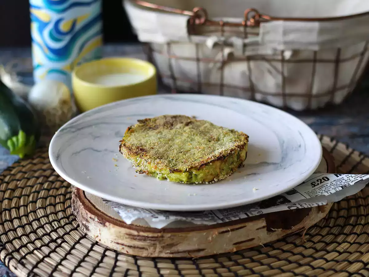 Burger iz bučk in krompirja v zračnem cvrtniku - fotografija 3