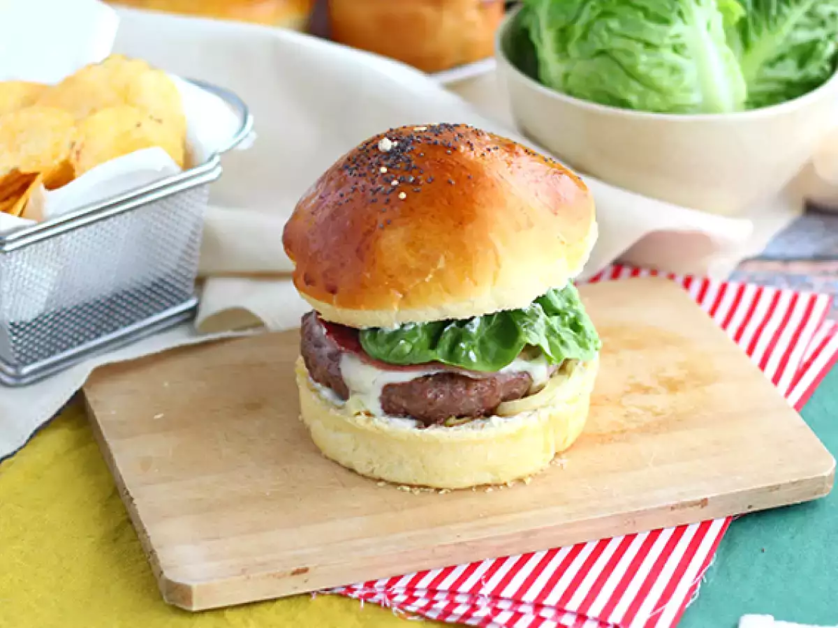 Burger z raclette sirom