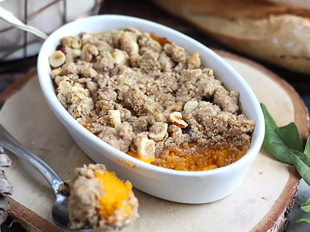 Butternut crumble z lešniki - fotografija 2