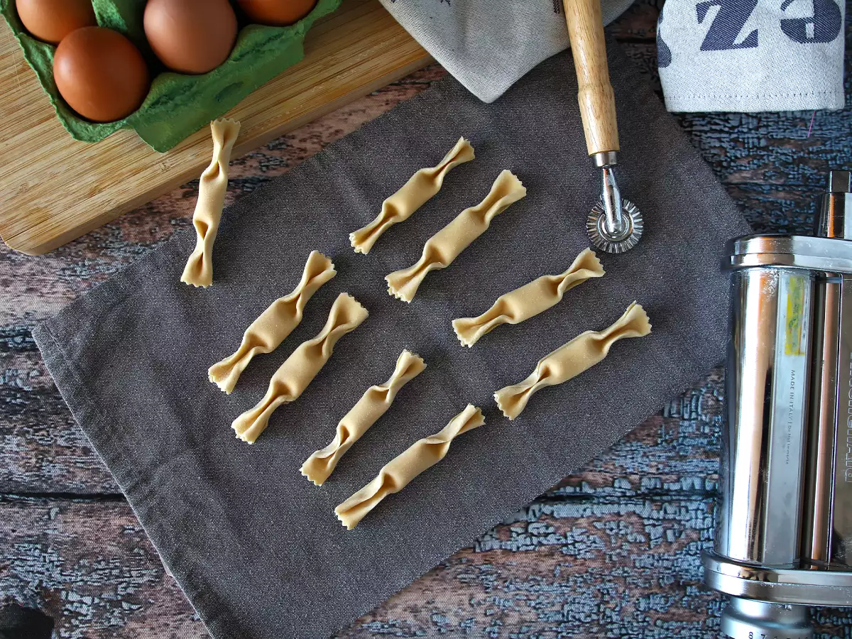 Caramelle – ravioli v obliki bonbonov z nadevom iz buče in rikote - fotografija 4