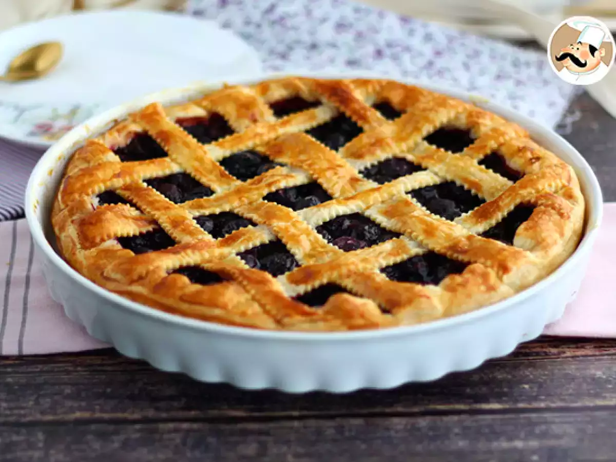 Češnjeva pita iz listnatega testa