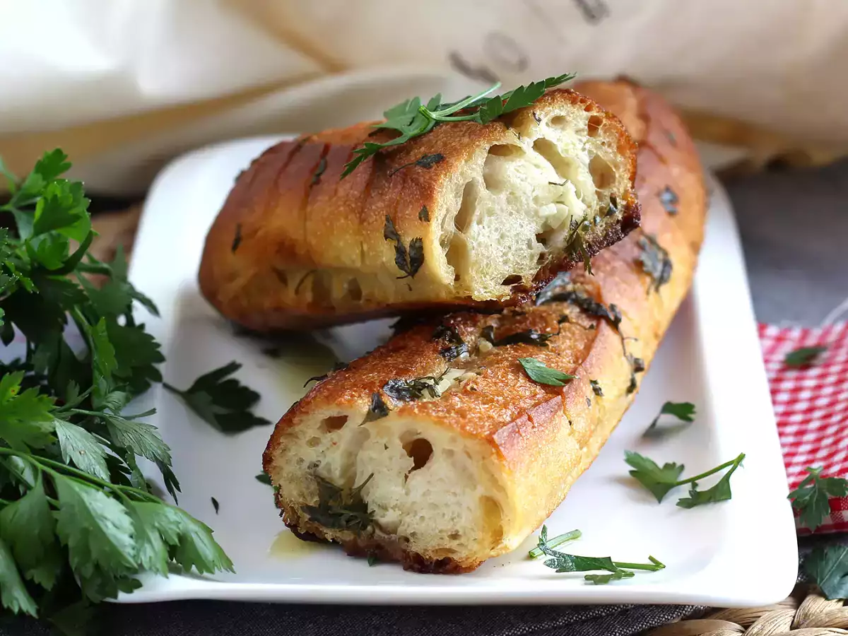 Česnov in peteršiljev kruh - fotografija 5