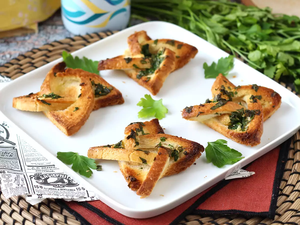 Česnov kruh po zvezdicah s kruhom za sendviče - fotografija 2