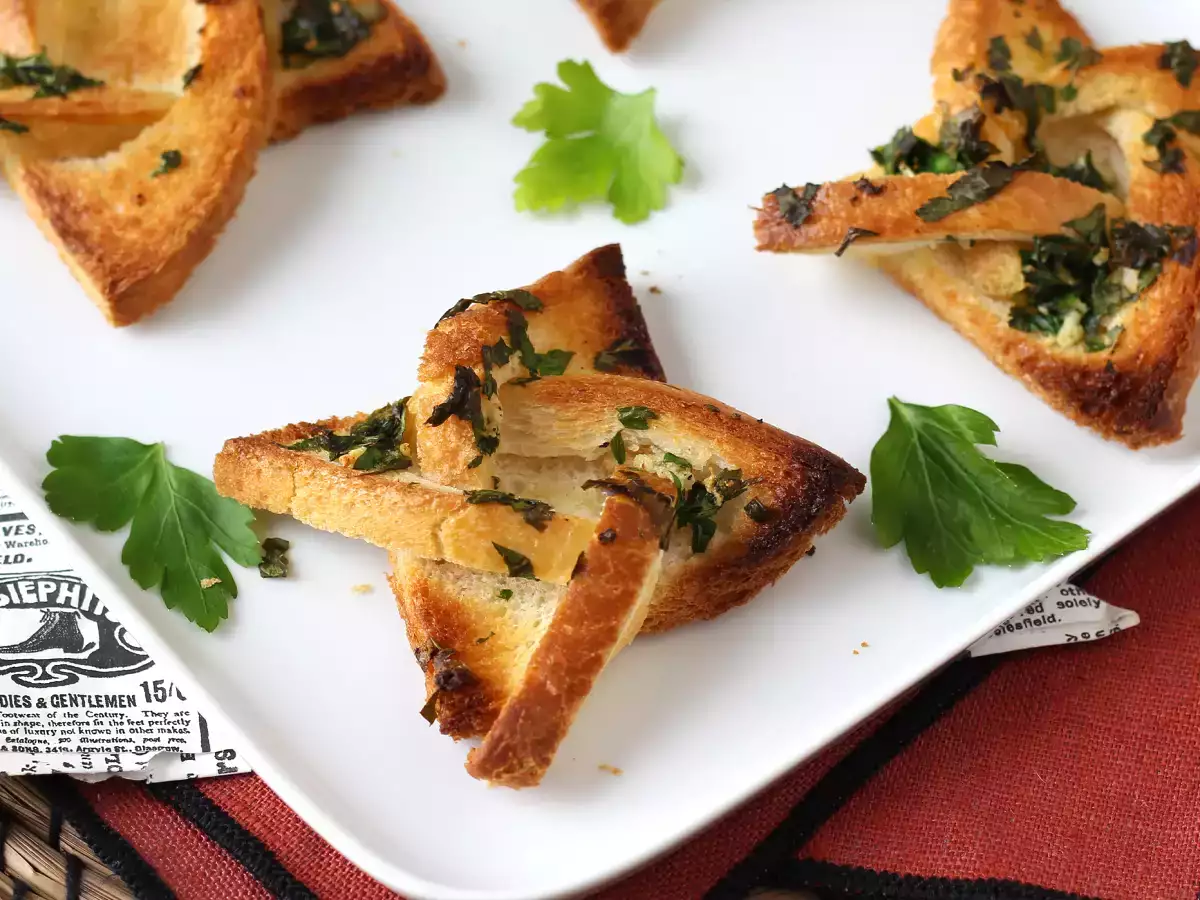 Česnov kruh po zvezdicah s kruhom za sendviče - fotografija 5