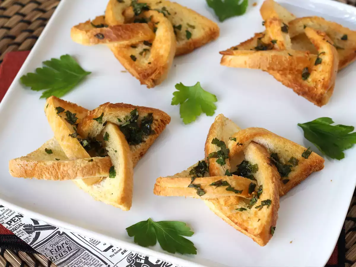 Česnov kruh po zvezdicah s kruhom za sendviče - fotografija 6